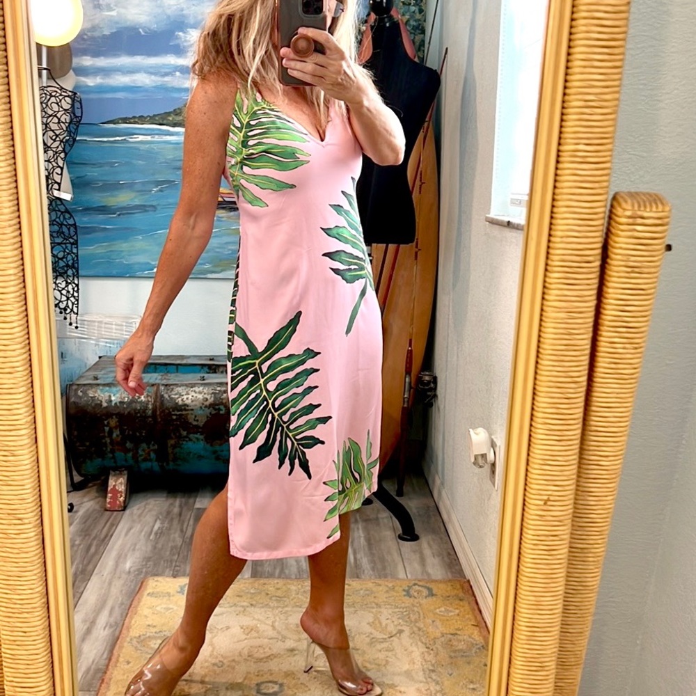 RVCA x Stacey Rozich Women
Dress, Pink Green Tropical Print, Side Split,V-Neck,S